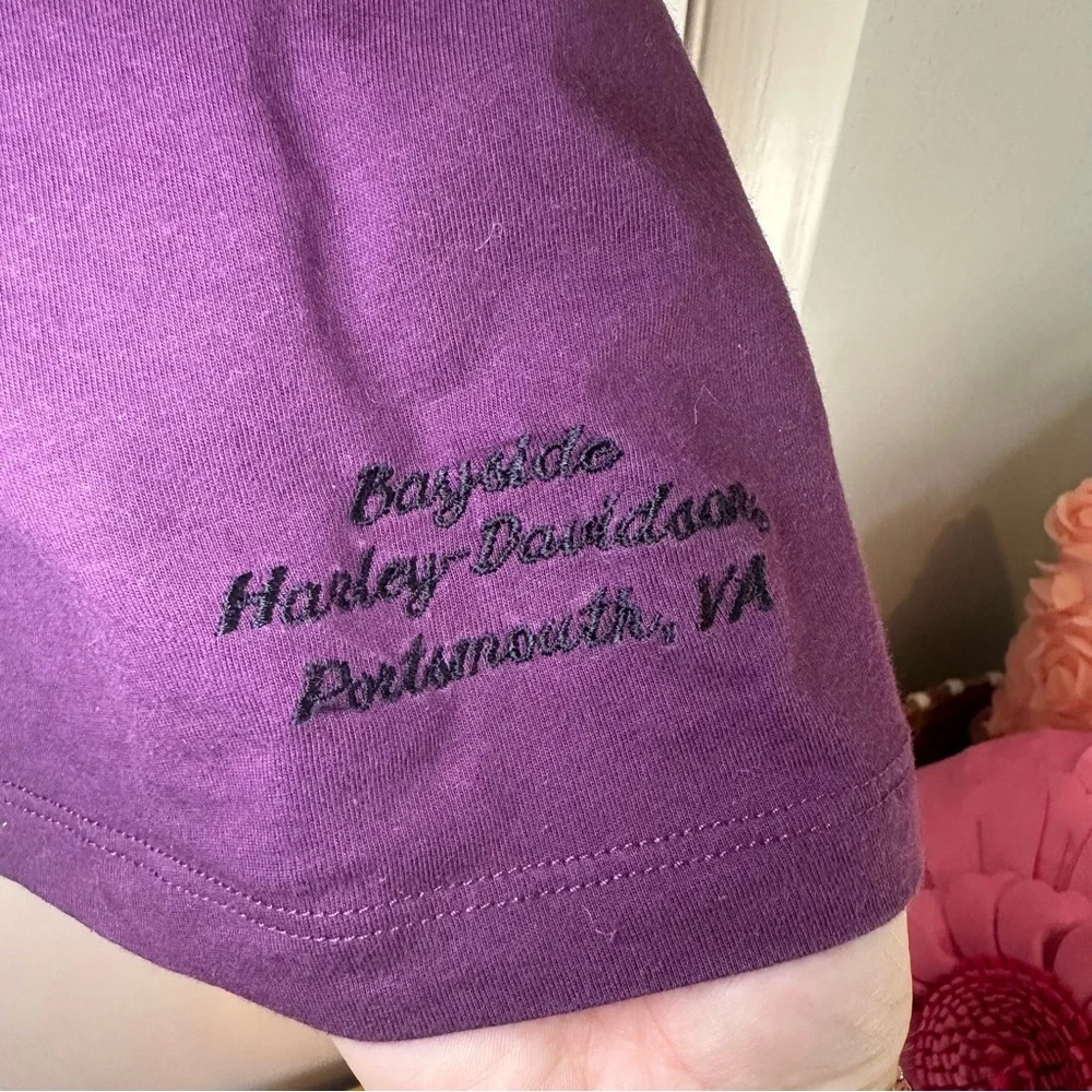 Harley Davidson Women’s V-Neck Skull T-Shirt. Color: Purple. Size: XL. - Picture 3 of 6